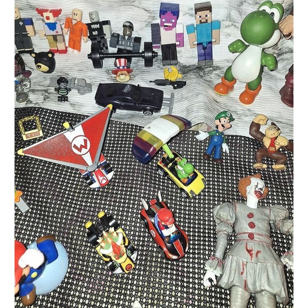 Huge Mixed Toy Action Figure Lot Mario Pokemon Marvel DC Roblox Wrestling WWE - Picture 8 of 12